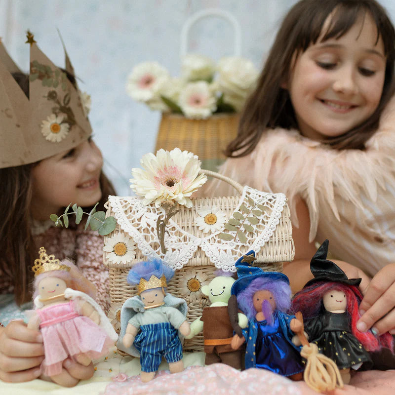 Olli Ella-Holdie Folk Wulfric The Wizard